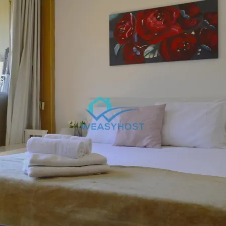 San Giovanni New Bright Flat アパート